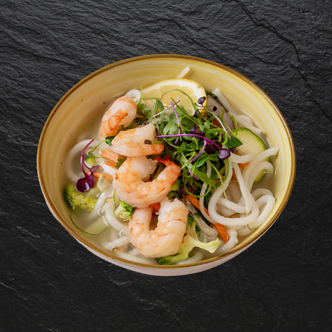 Udon Nudeln Suppe mit Garnelen