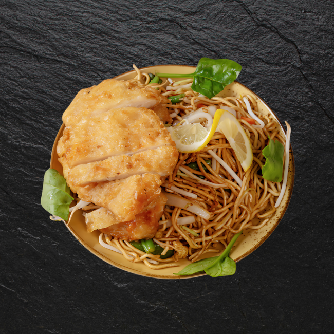 Gebratene chinesische Nudeln mit knusprigem Hühnerfelsich ¹⁵˒¹⁷˒¹⁸˒¹⁹˒²²