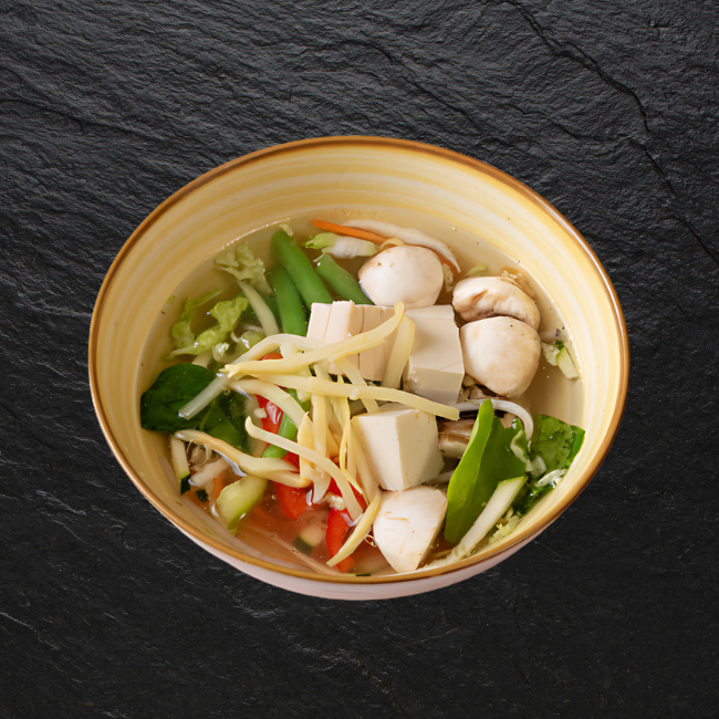 Gemüsesuppe mit Glasnudeln