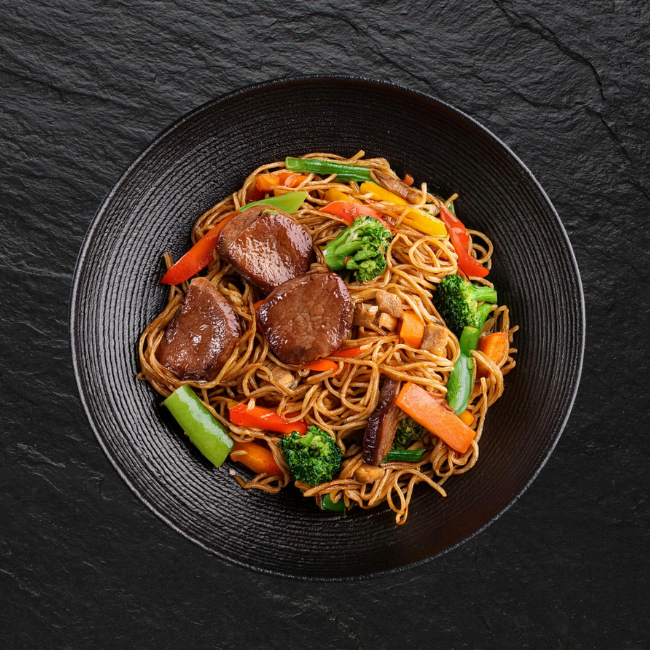 Gebratene Nudeln mit 2 Fleischsorten und Gemüse ¹⁵˒¹⁷˒¹⁸˒¹⁹˒²²